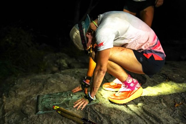 87284_tara-dower-appalachian-trail-fkt-finish.jpg
